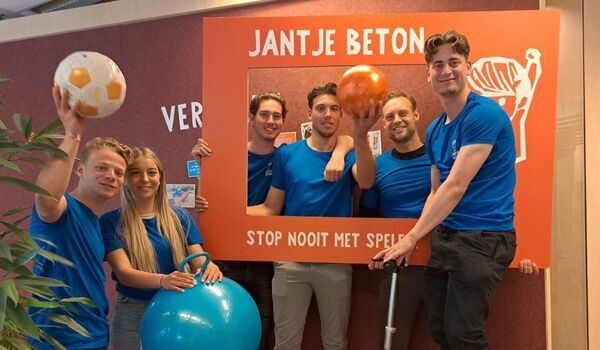 Jantje Beton aan de deur - door2door werving